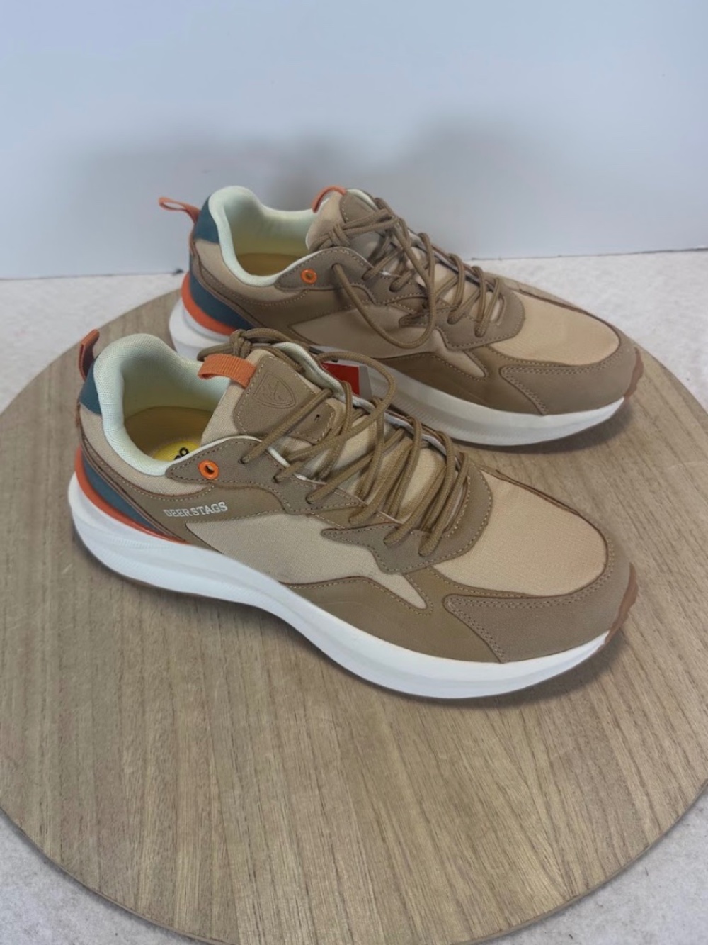 Deer Stags Gravity Sneakers Mens 8W Wide Tan Casual Shoes NWT Comfort